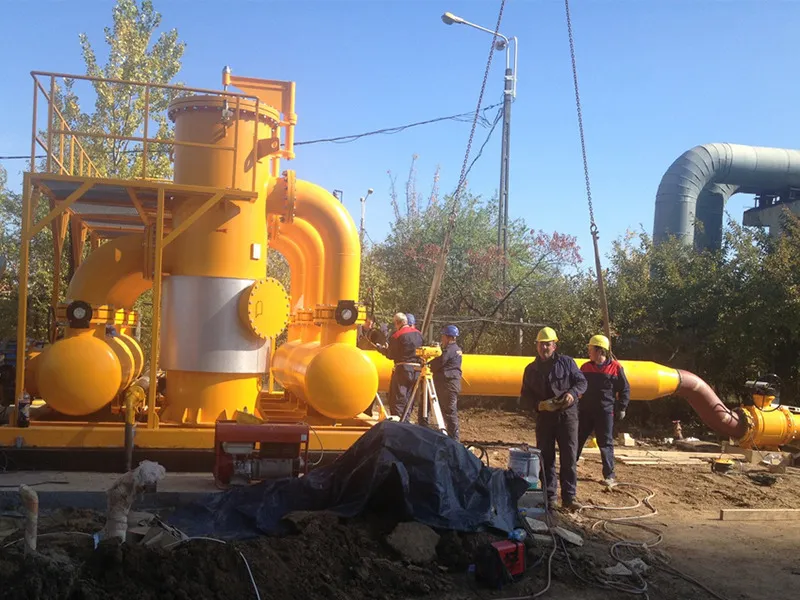 Echipa Corsem montează pe amplasament o stație de reglare-măsurare cu filtru vertical galben